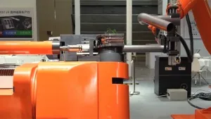 Machine de cintrage de tubes CNC multi-axes